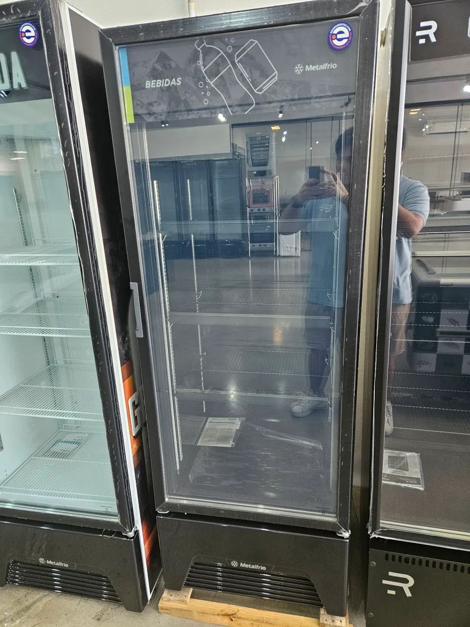 visa cooler expositora de bebidas 406 litros nova