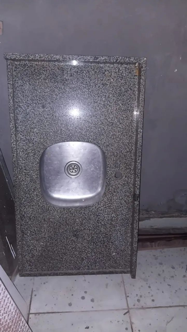 Vendo pia de Granito com inox 1