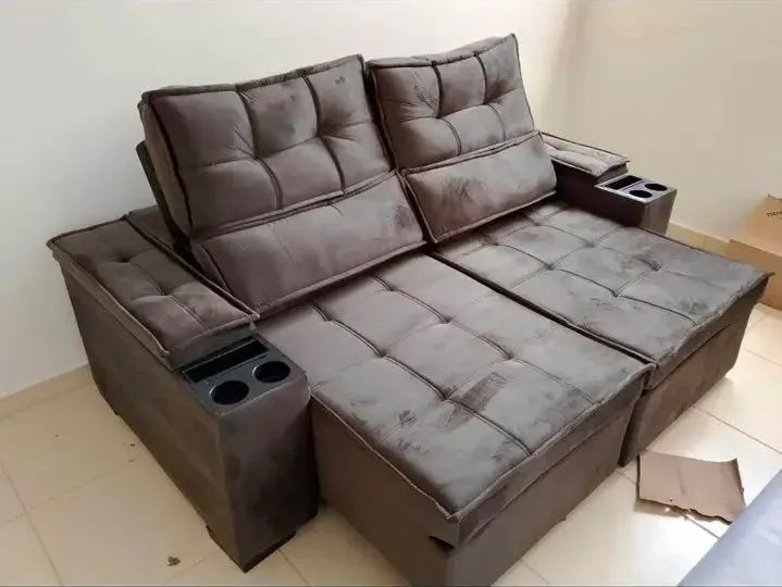 Retractable and Reclining Sofa442957952231690240
