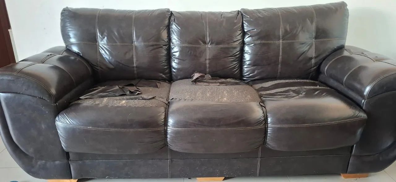 Vendo sofá de courino para restauração. - Foto 3