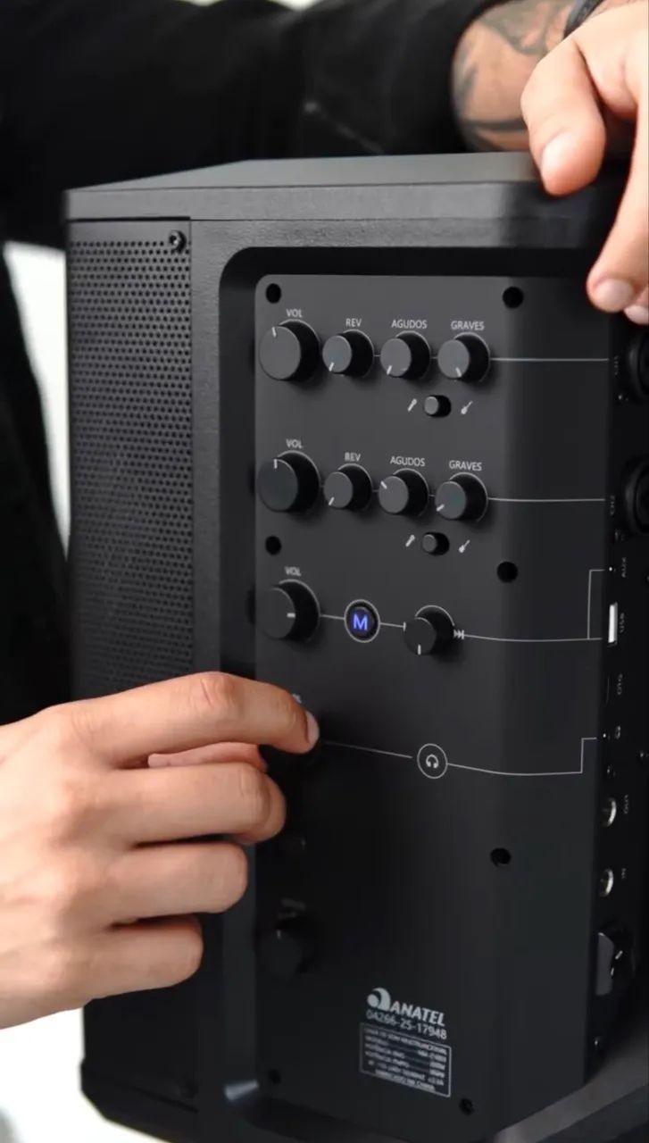 CAIXA COM BATERIA COM DOIS MICROFONES  - Foto 4