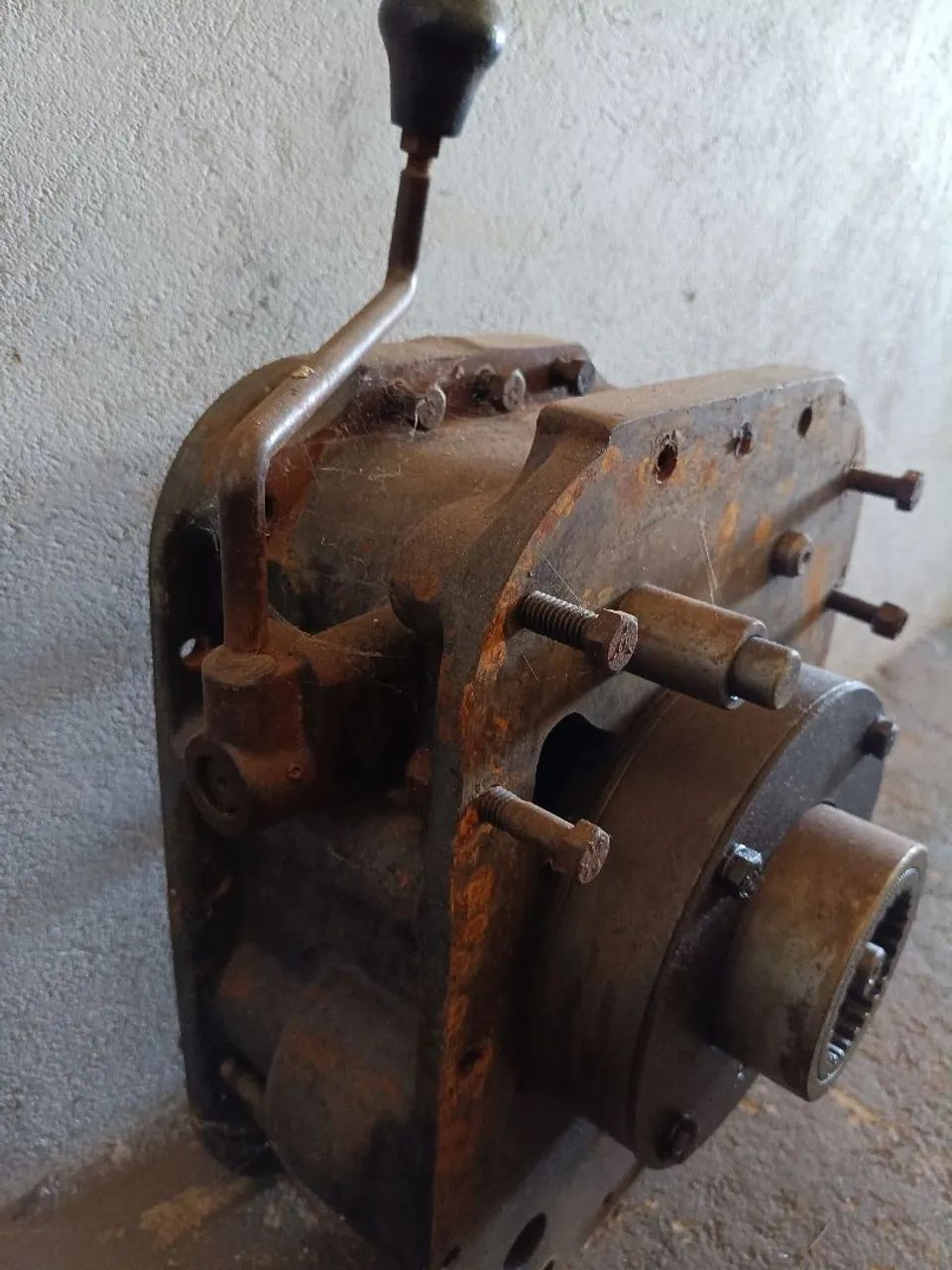 Redutor de velocidade trator MF 