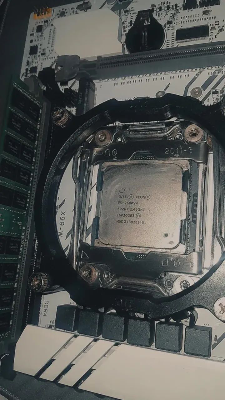 Kit xeon e5 2680 v4 6 meses de uso - Foto 3