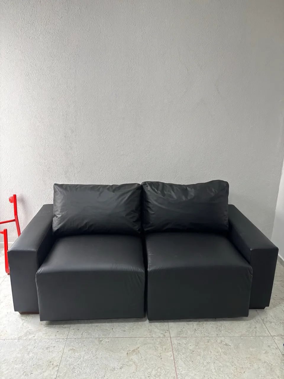 SOFÁ RETRÁTIL 2 LUGARES REFORMADO - COURO EXCELENTE ESTADO