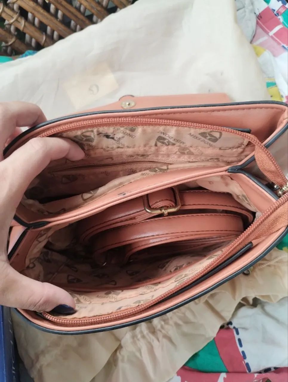 Bolsa feminina estilo executiva média  - Foto 4