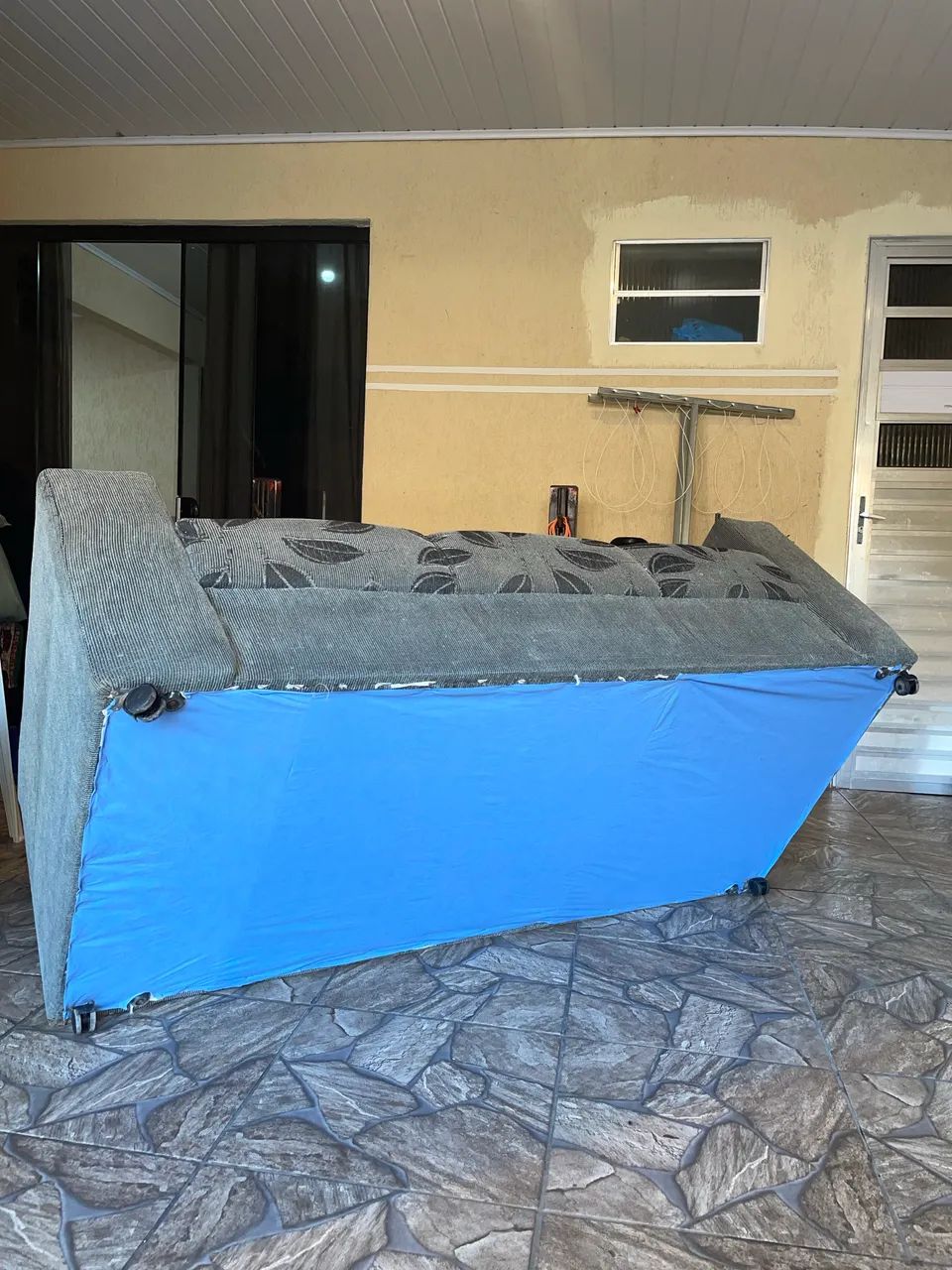Sofá 3 lugares (bem conservado) - Foto 3