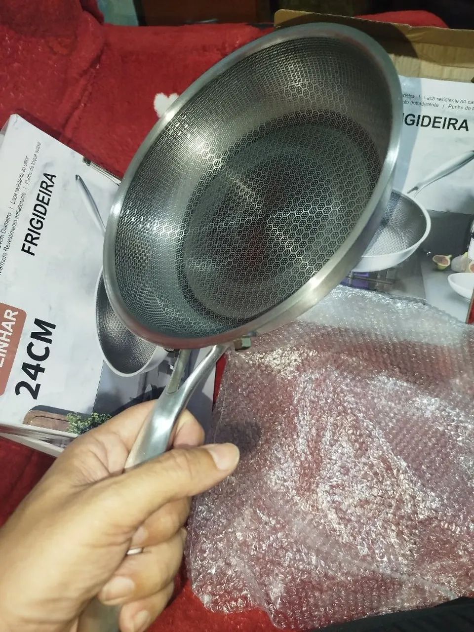Frigideira Colméia em Aço inox 24 cm - Foto 6