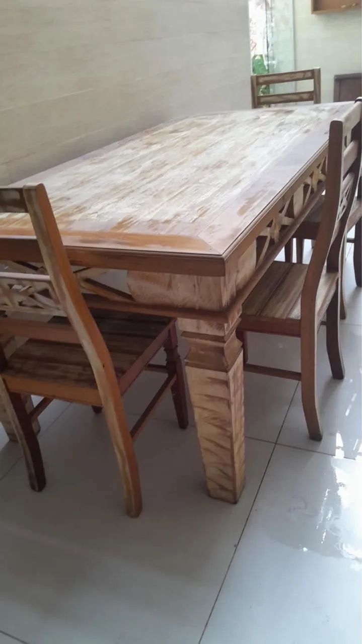 Mesa + cadeiras em  madeira de Demolição 