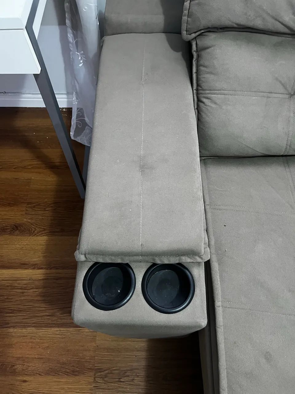 VENDO SOFÁ 4 LUGARES - Foto 3