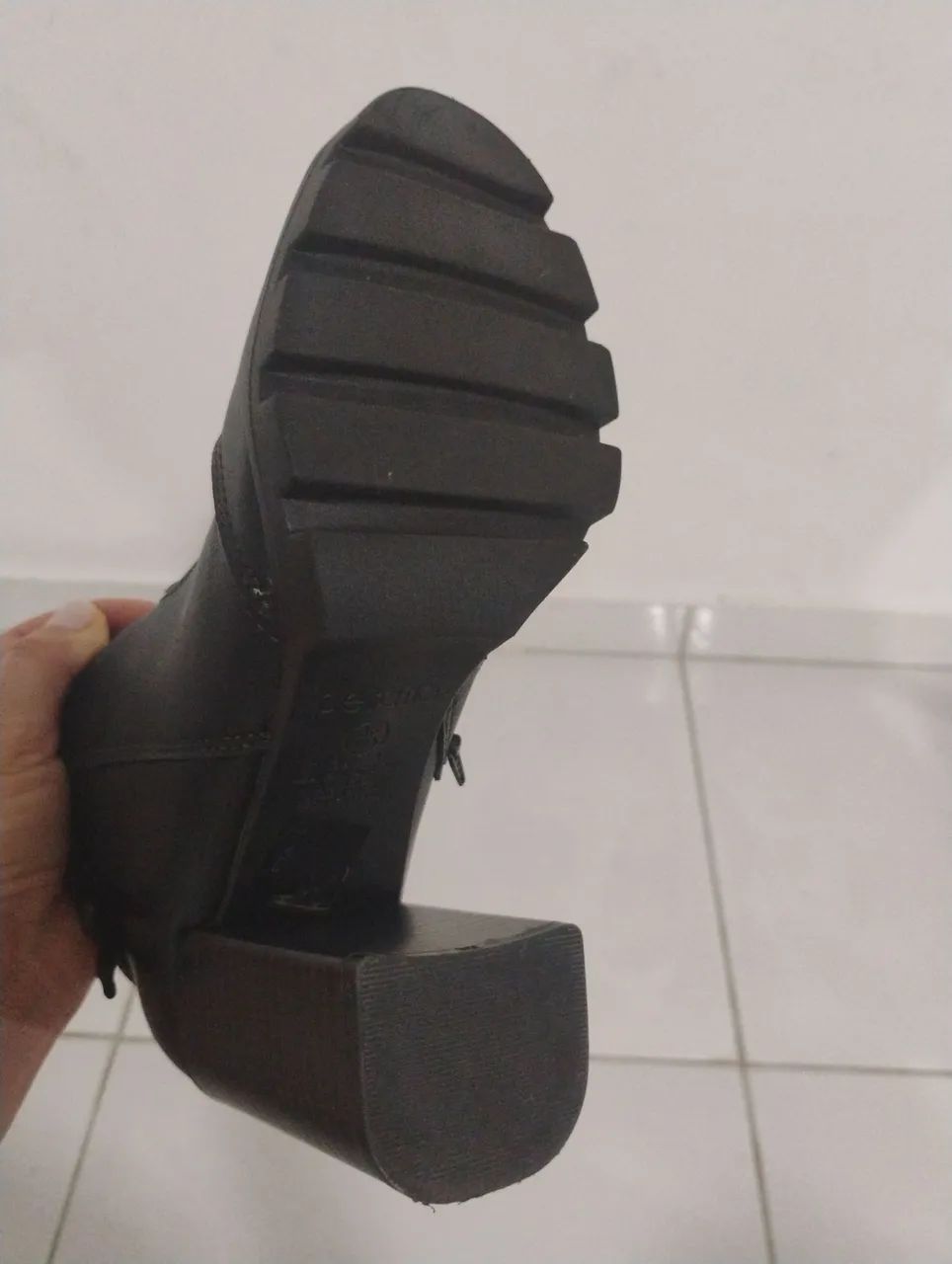 Bota Beira Rio cano médio 