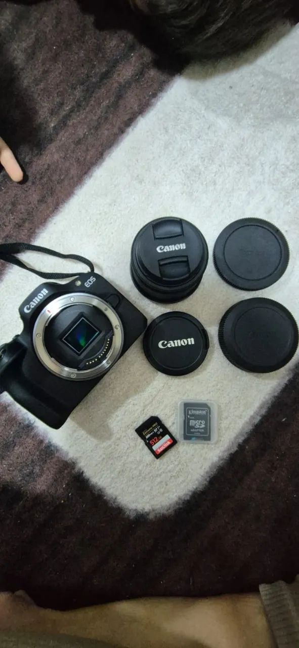 Câmera Canon EOS R100 