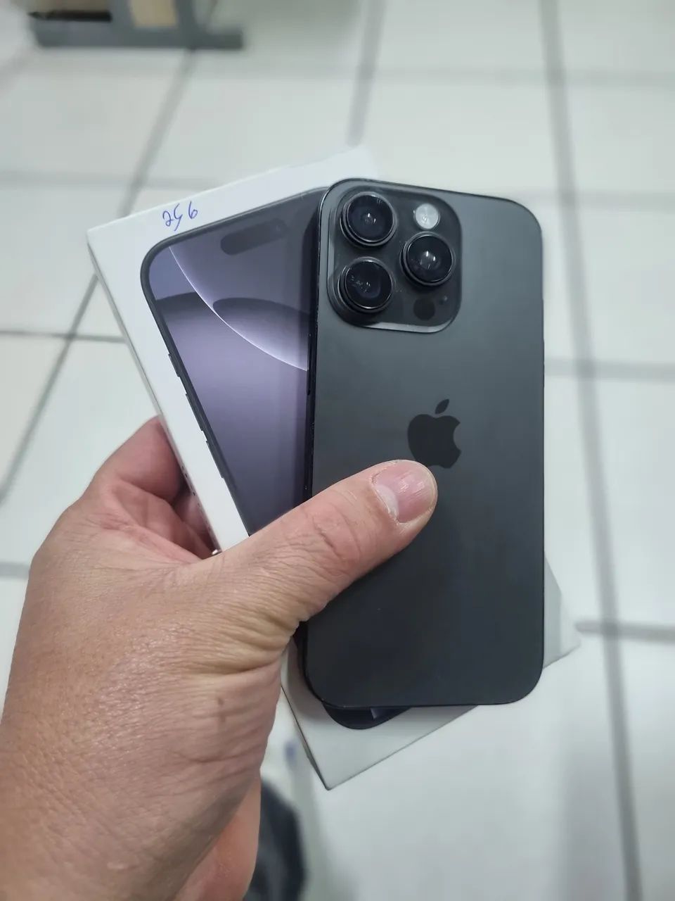 iPhone 16 pro 256 GB