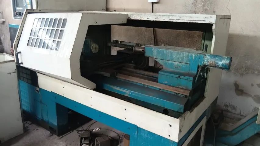 Vendo torno CNC Romi Centur trabalhando - Foto 3