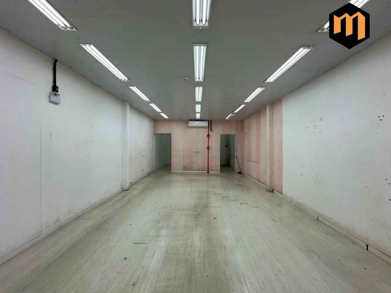 Sala Comercial no Centro de Blumenau  Rua XV de Novembro - Foto 5