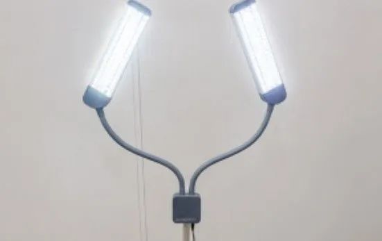Luminária Profissional GLAMCOR LED - Completa - Excelente Estado - Foto 2