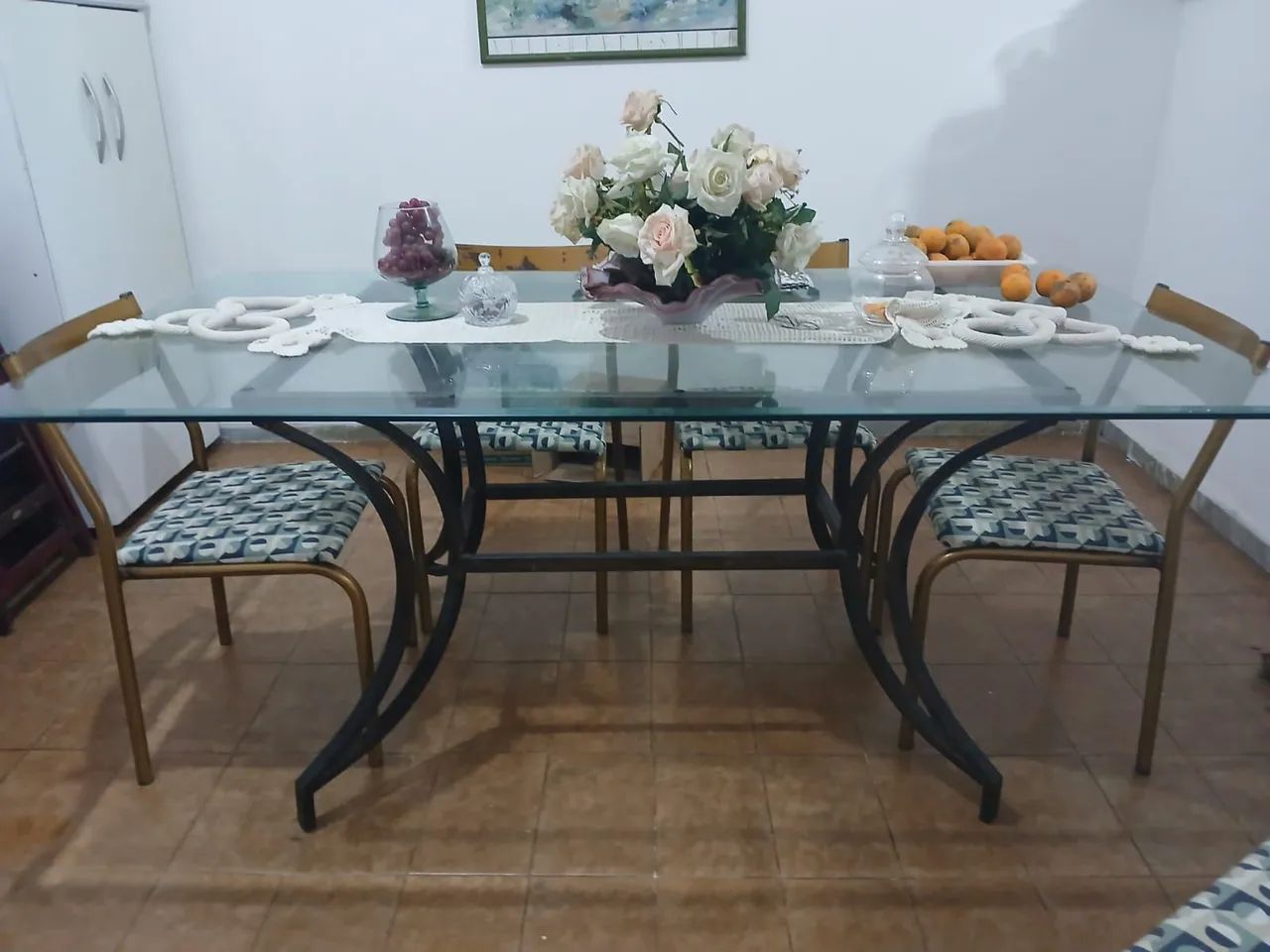 Mesa de jantar (não acompanha cadeiras).