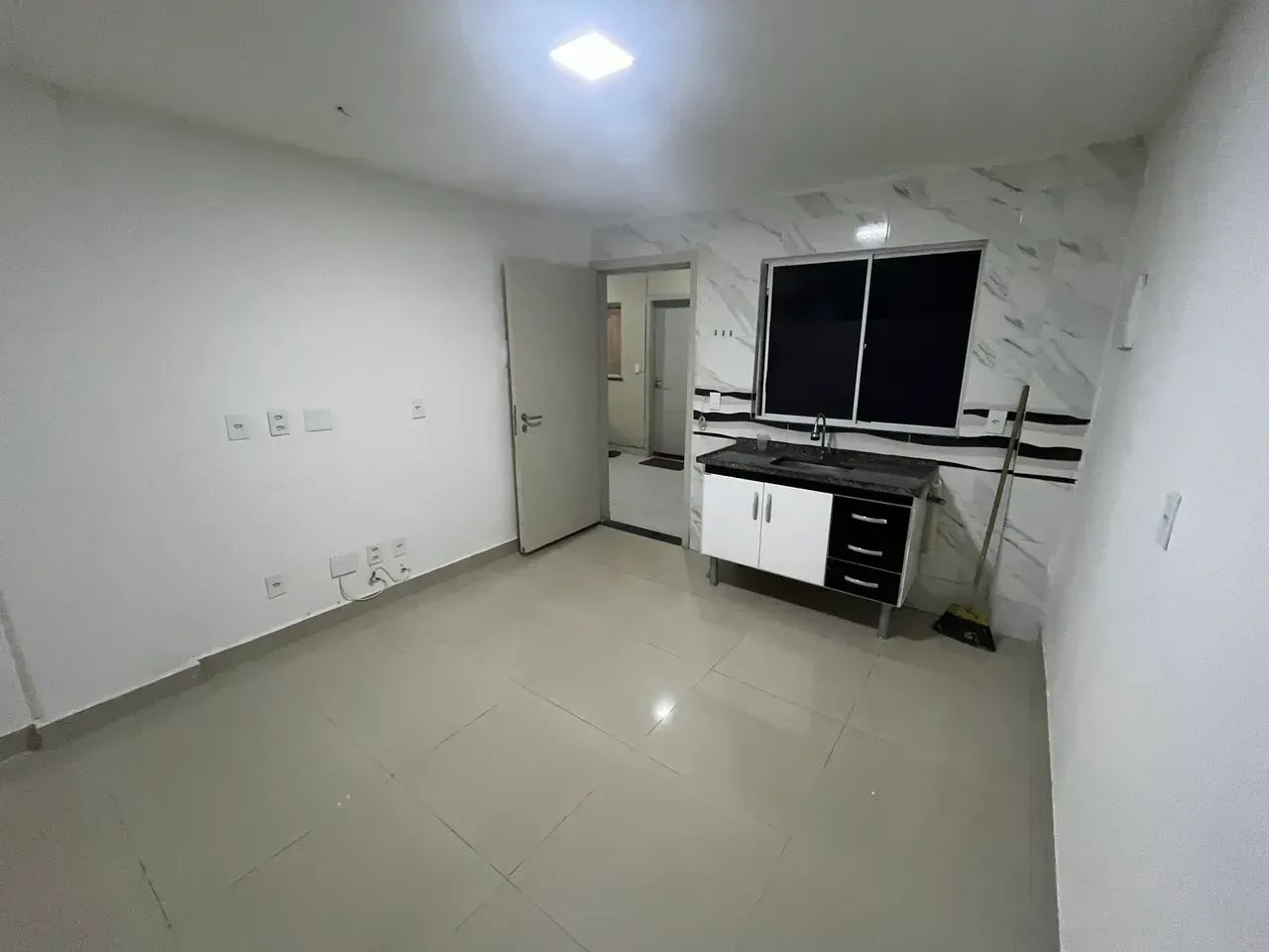 Praça da Bandeira, quarto e sala, 28M2, reformado