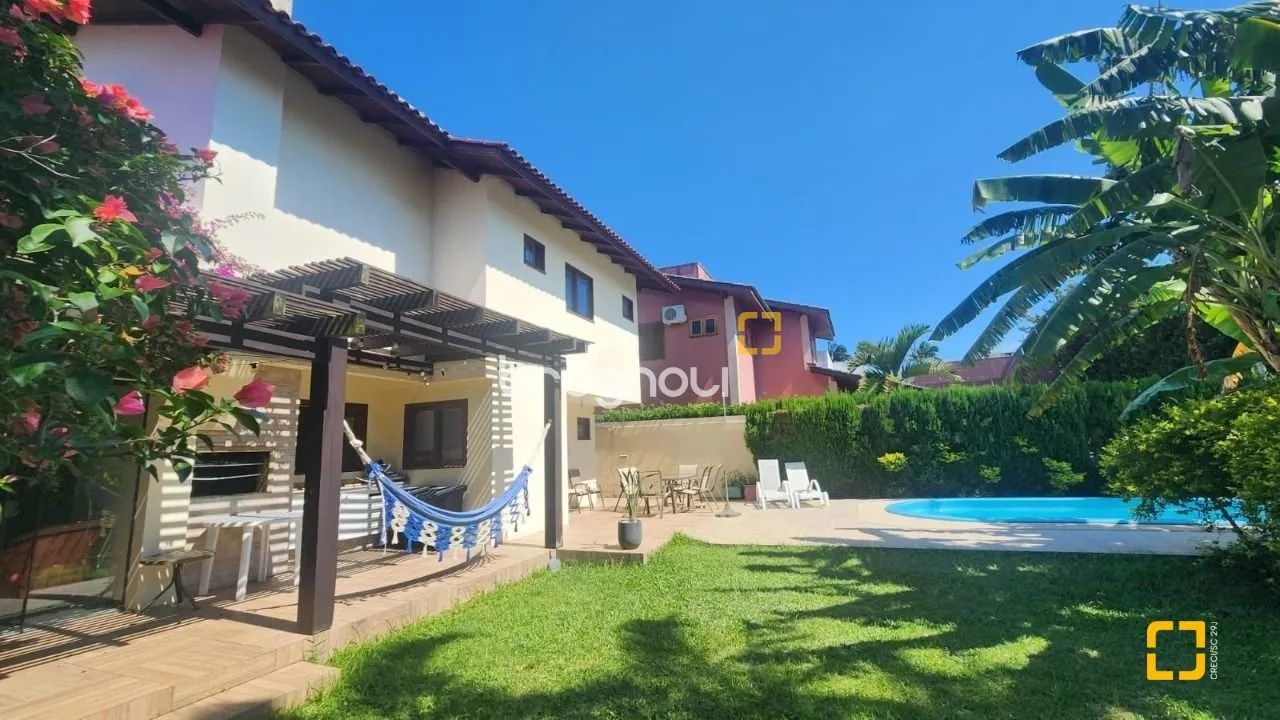 Casa no Parque São Jorge 4 dormitórios sendo duas suítes - piscina