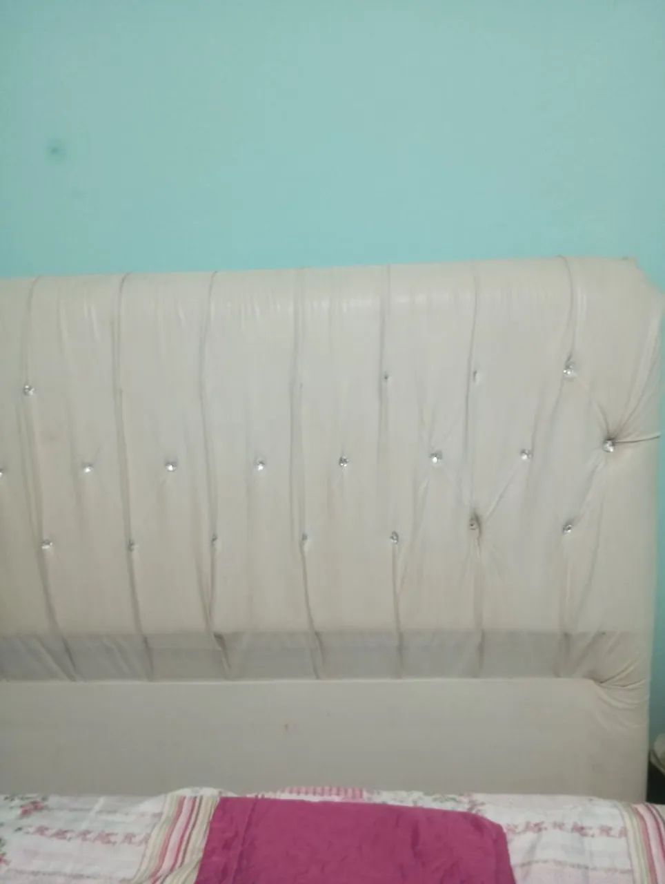 Cama casal e cabeceira 