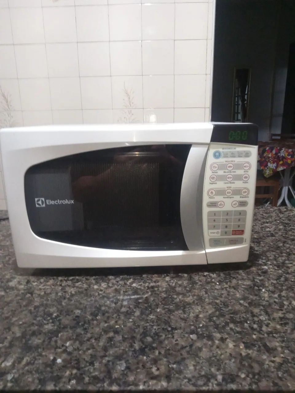 Microondas Eletrolux de 20 litros de 110,V