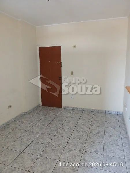 apartamento kitnet no Centro com 1 vaga - Foto 2