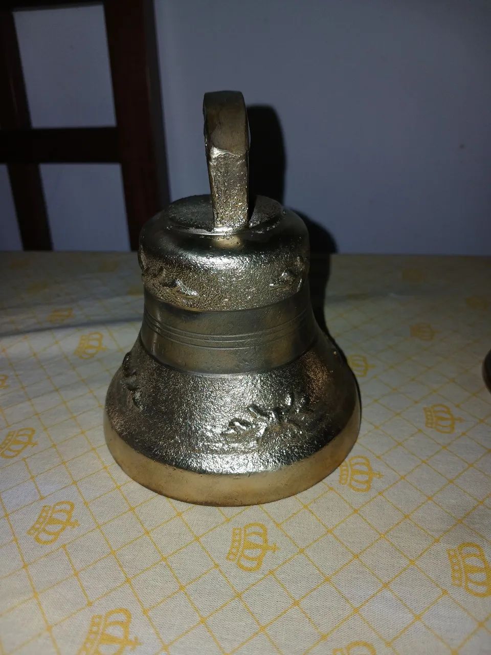 Sino de bronze antigo de 14 cm