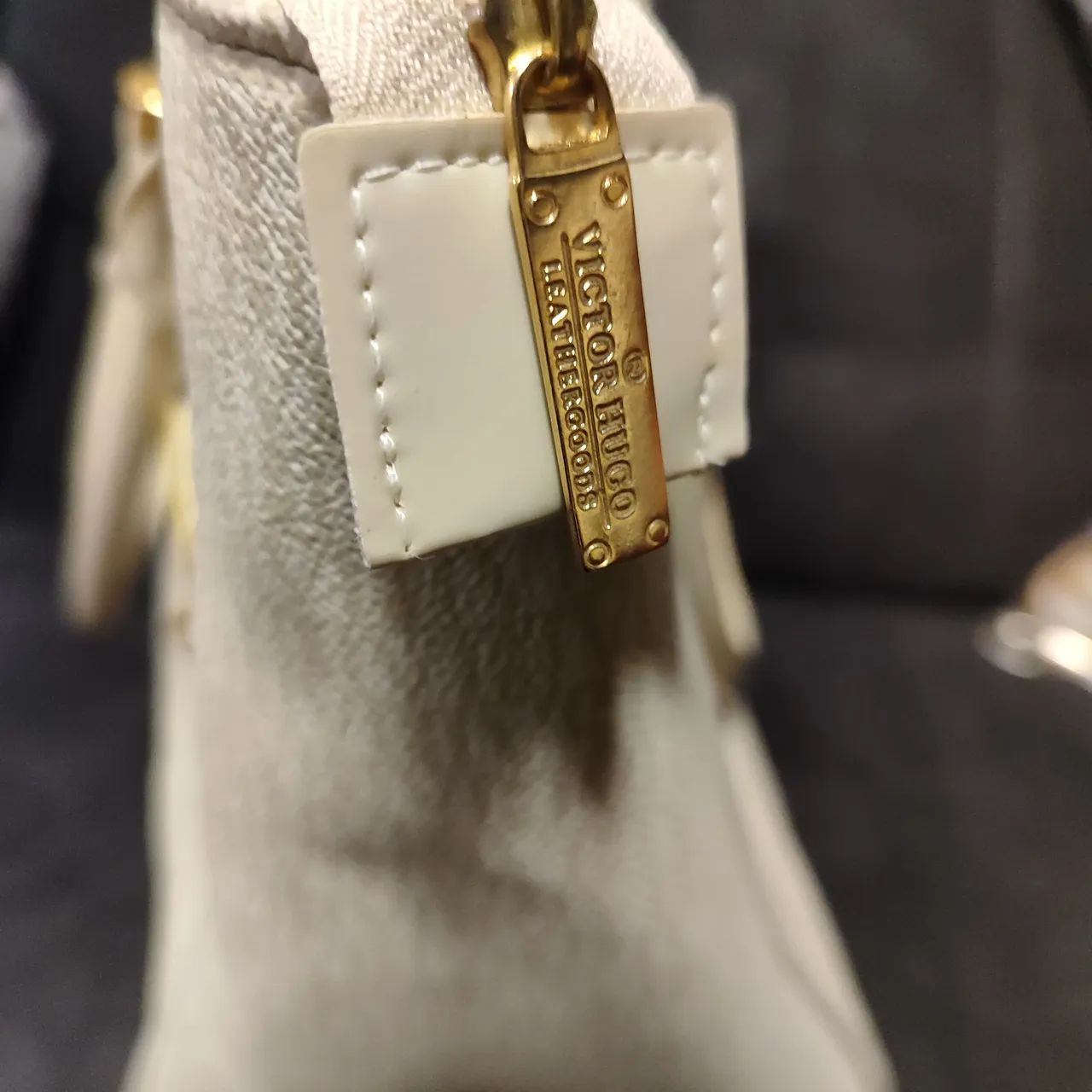 Bolsa Victor Hugo Monograma creme - Foto 4