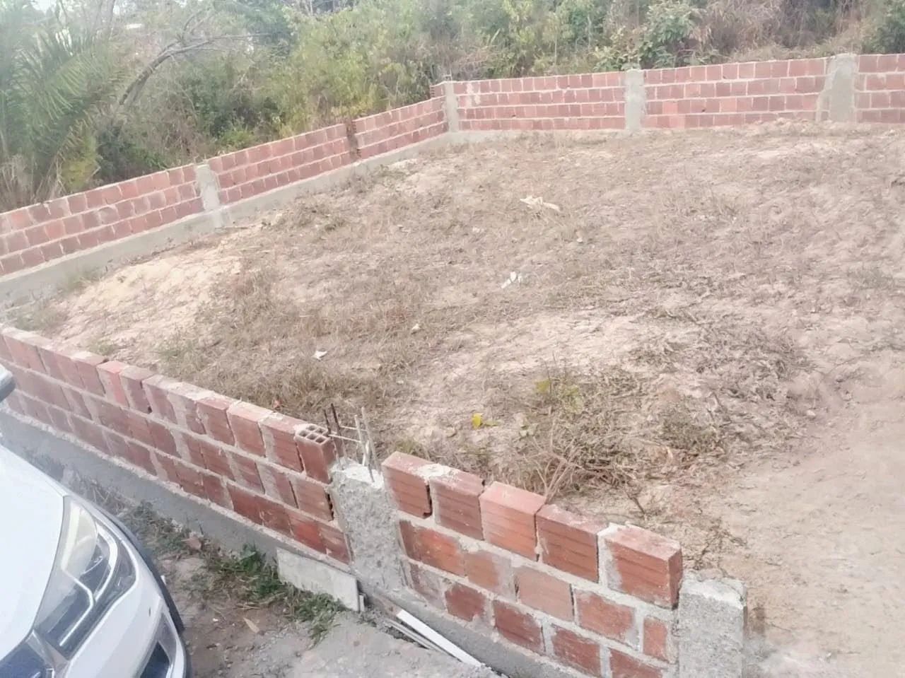 Terreno em xaréu/enseada dos corais 