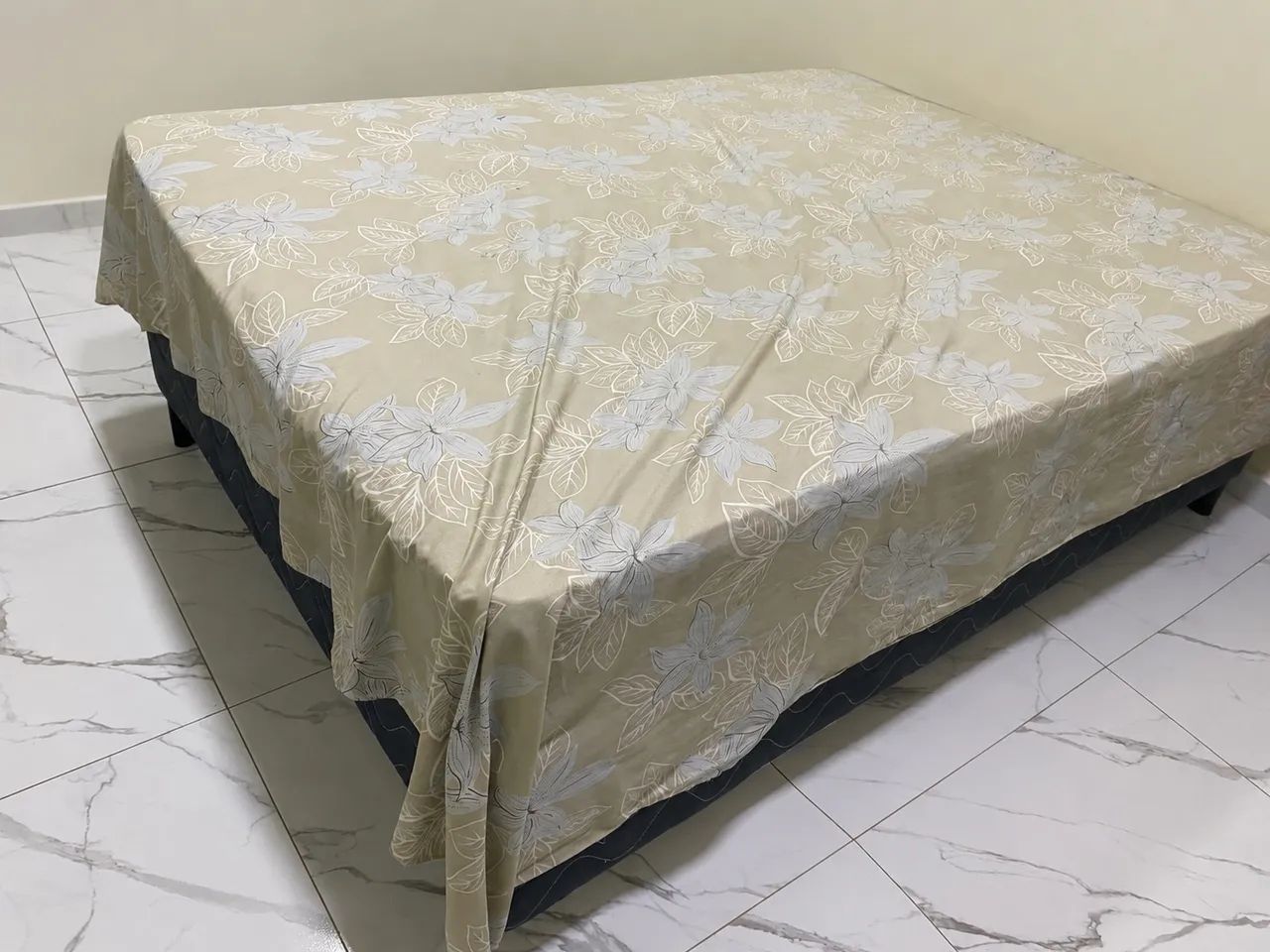 Vendo Cama King com molas - Foto 2