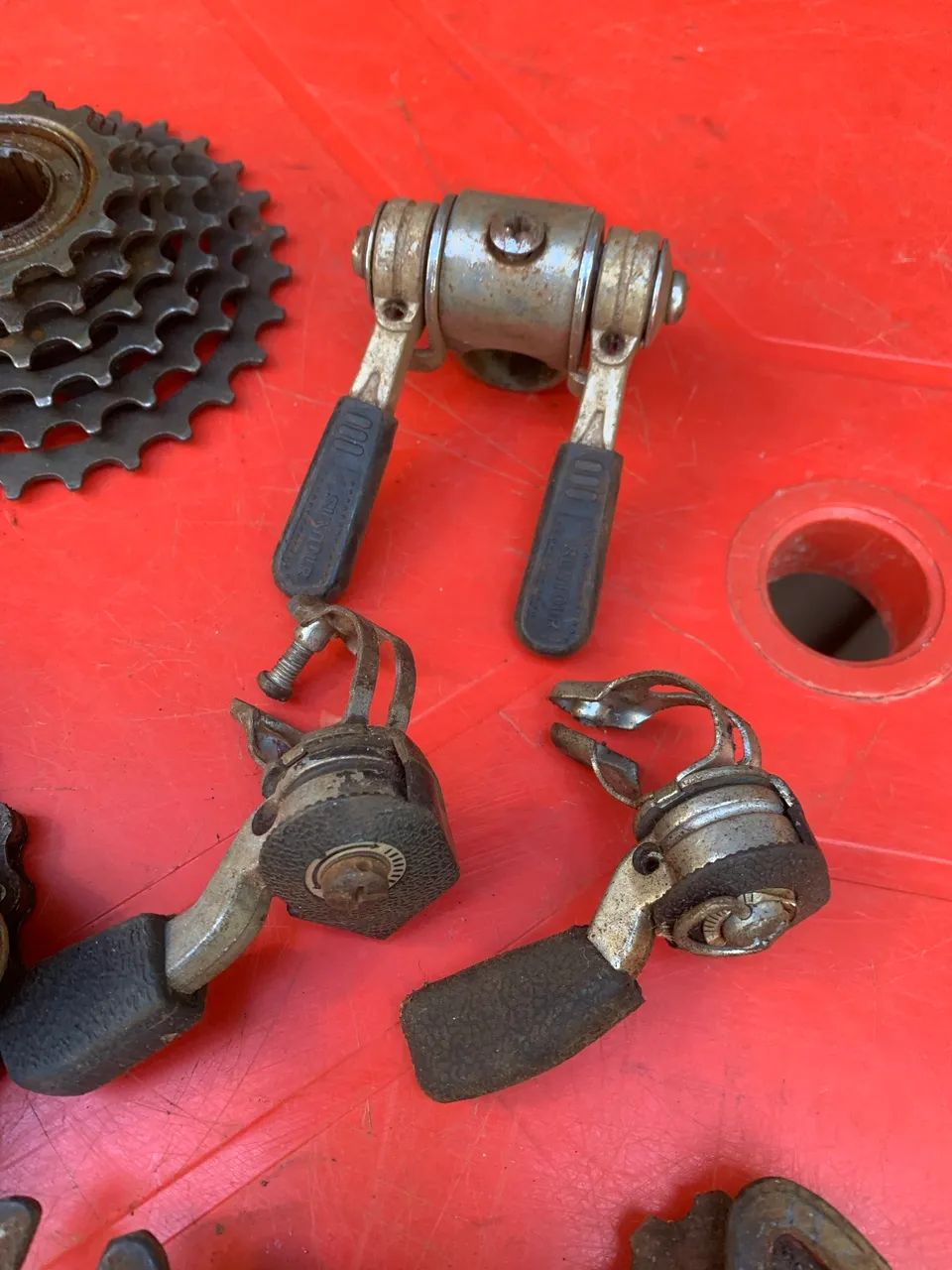 Lote Peças Antigas de Bicicleta - Componentes Vintage - Foto 3