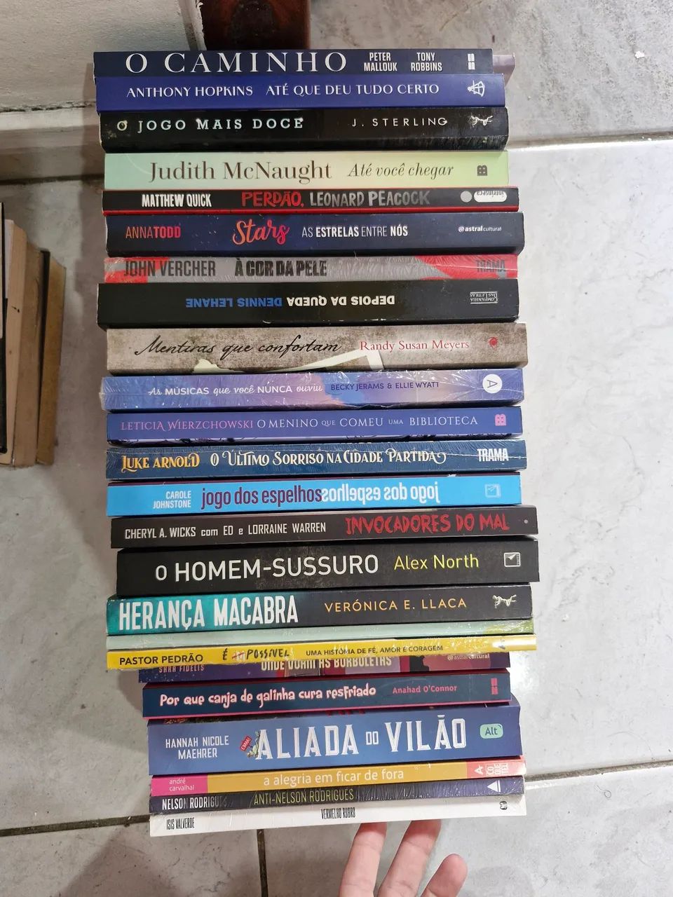 Qualquer livro a R$10,00 cada