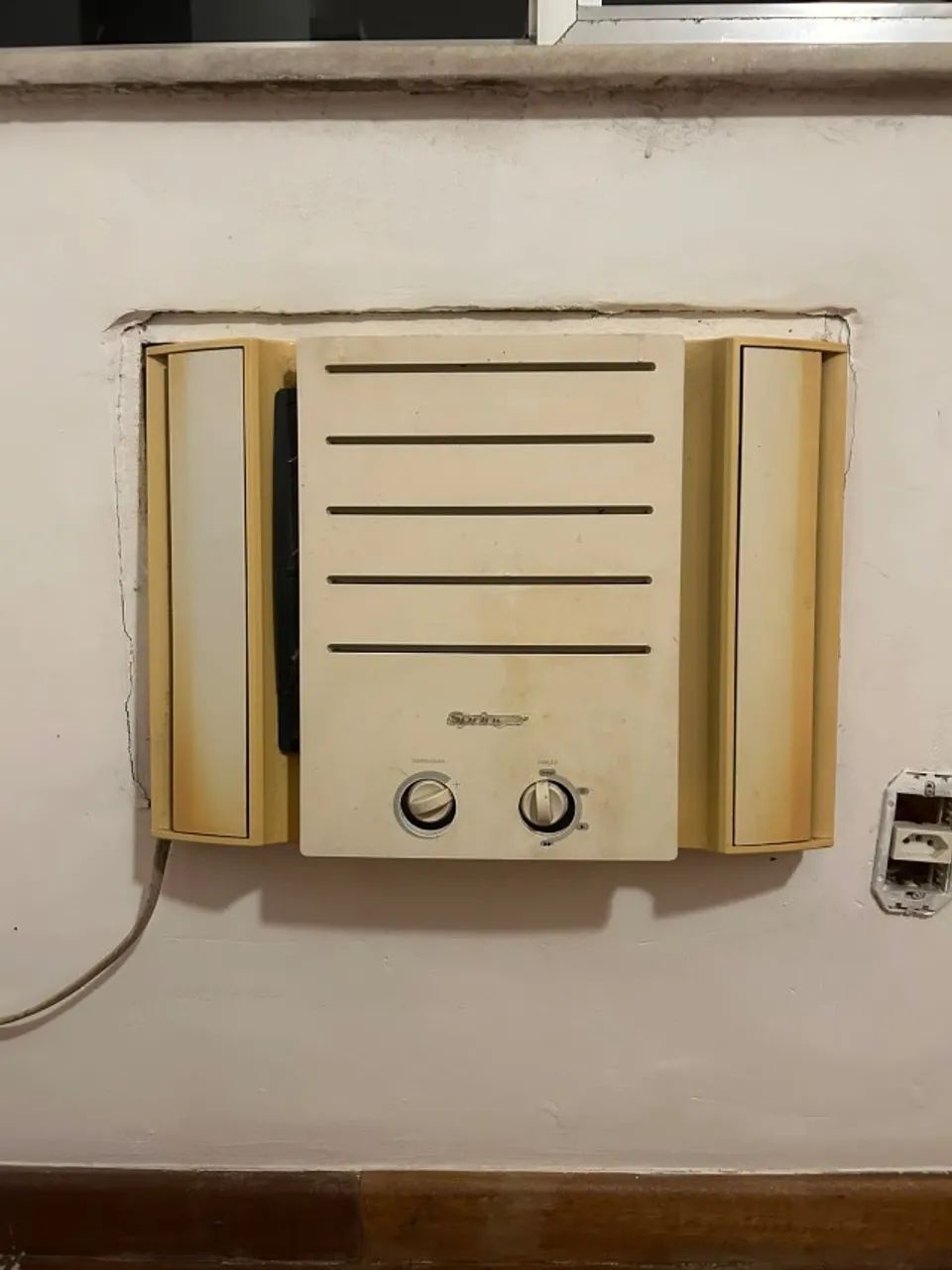 Ar condicionado funcionando perfeitamente 