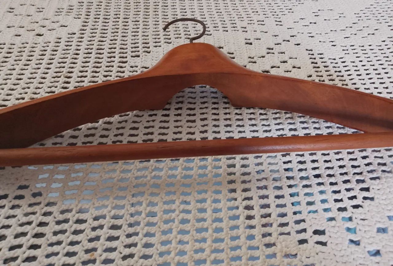 Cabide antigo madeira maciça 43 cm - Foto 3