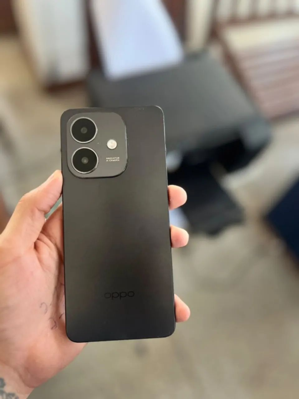 O Smartphone OPPO A60 256GB Semi Novo - Foto 4