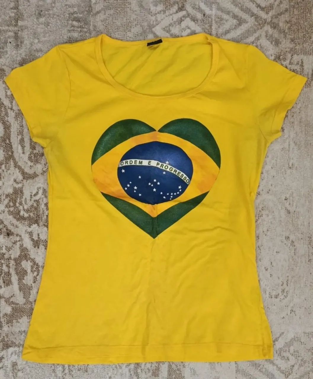 Camisa Brasil com Estampa de Coração - Foto 2