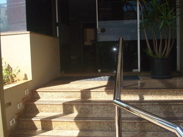 Imperdível Apto Alto Padrão na Rua Piauí- Centro Londrina abaixo do preço - Foto 8