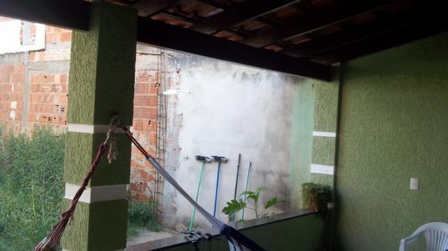 Oportunidade! Casa 02 quartos, bancada em granito, armários, varanda e garagem! - Foto 6