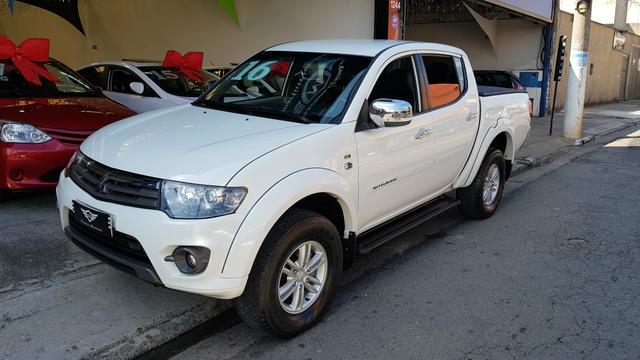Triton 2016 4x4 automatica impecável baixo km $79.900 - Foto 4