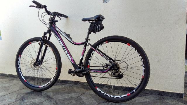 Mountain bike Aro 29 freio a Disco Seminovo