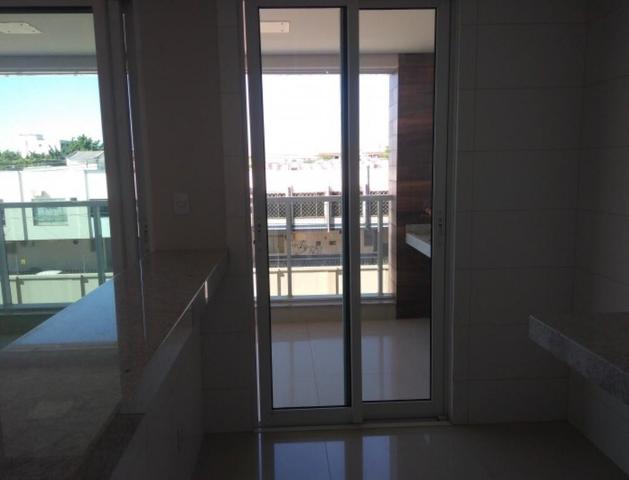 Alugo apto no edifício JK com armários nos quartos e cozinha - Foto 4