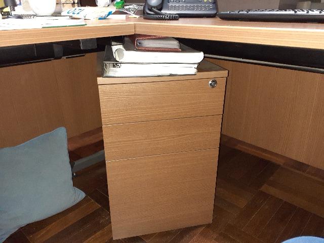 Mesa de escritório em L - Foto 2