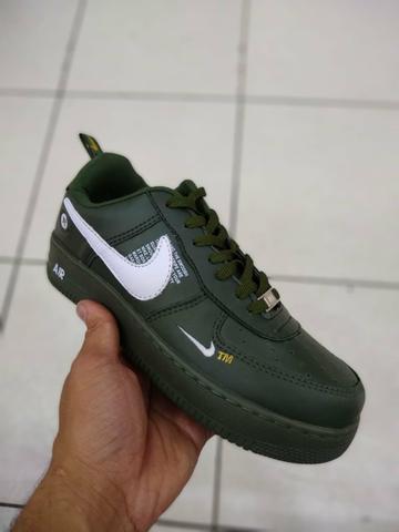 Nike air force Lv8 verde