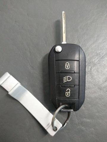 Peugeot 208 Active Pack 1.5 2014 - Couro, Multimídia, Pneus Novos - Excelente! - Foto 13