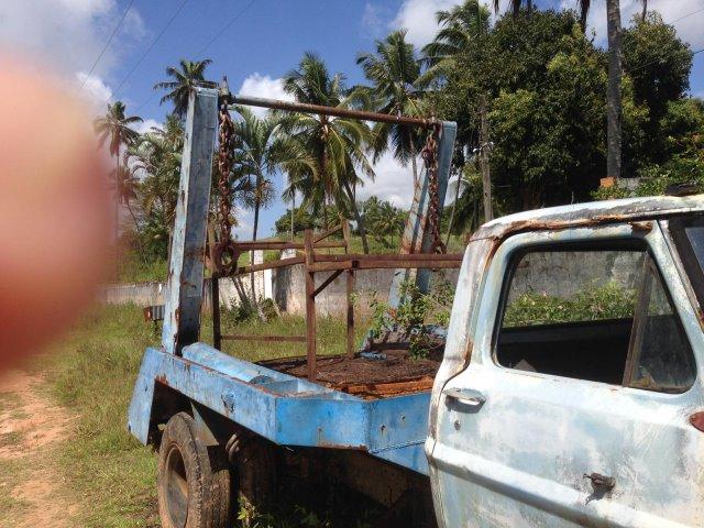 Caminhão FORD 1532 Ano 82
