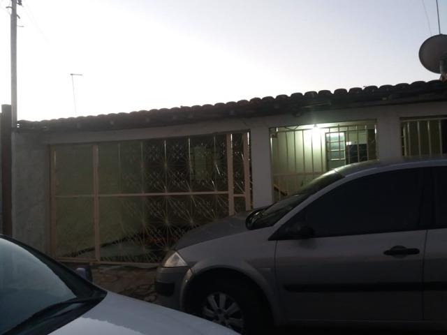 Vende-se casa escriturada com 3 quartos na quadra 300 do Recanto das Emas * - Foto 2