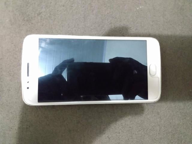Vendo moto G5s dourado semi novo