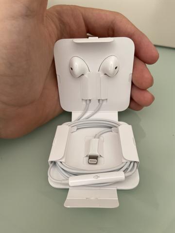 Fone de ouvido Apple Earpod com microfone e controle de volume - Foto 2