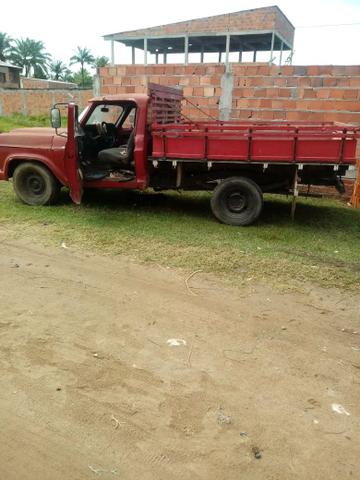 Caminhonete D10 - Ano 80