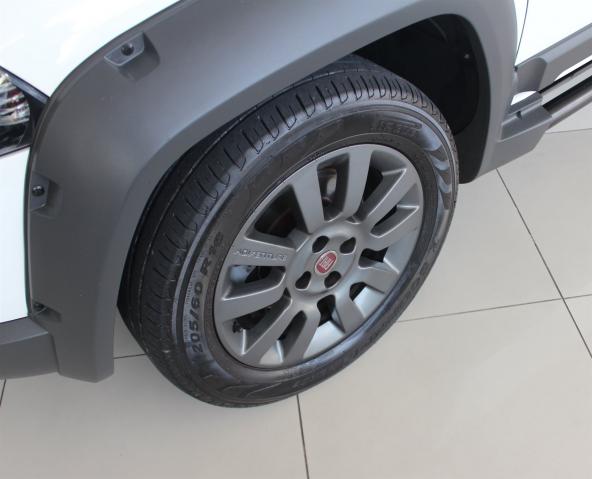 FIAT STRADA 2017/2018 1.8 MPI ADVENTURE CE 16V FLEX 2P MANUAL - Foto 2