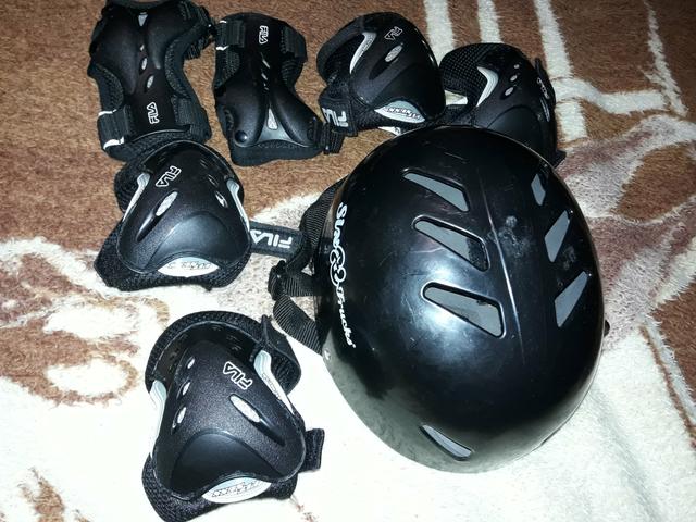 Capacete ,luvas e joelheiras - Foto 4